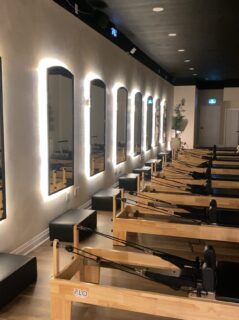 Pilates & breakfast dates, the perfect combo 🫶

@flostudio_windsor
@thetwistedapron.yqg